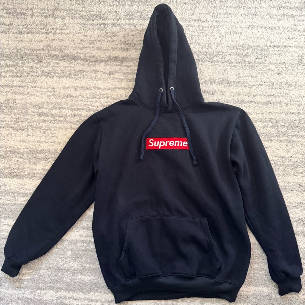 2016 supreme box logo hooded sweatshirt navy. Fits mens xxs and womens s/m